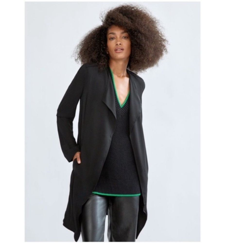 Aritzia Babaton Flowy Trench Coat Black Size S